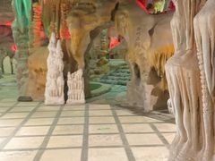 -泉城欧乐堡戏水湾艺术养生温泉