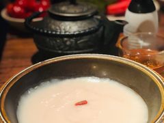 -老牌坊云南鱼豆花火锅(嵩山店)