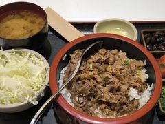 牛气肥腹烧肉饭-牛邸·烧肉饭(来福士店)