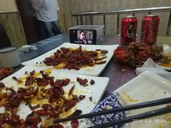 -扒虾小妹儿麻辣海鲜(宏图街店)