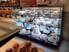 面包甜点陈列柜-金凤成祥(草桥店)