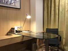 -上海虹桥西郊假日酒店