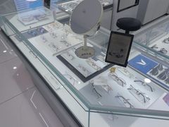 -光明眼镜·蔡司授权(徐泾店)