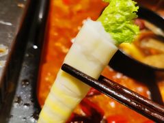 -老牌坊云南鱼豆花火锅(爱建店)