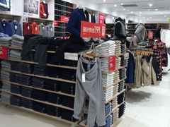 -优衣库(南宁江南万达店)