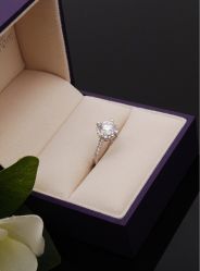 -威德钻石-克拉钻大本营(南京东路店)