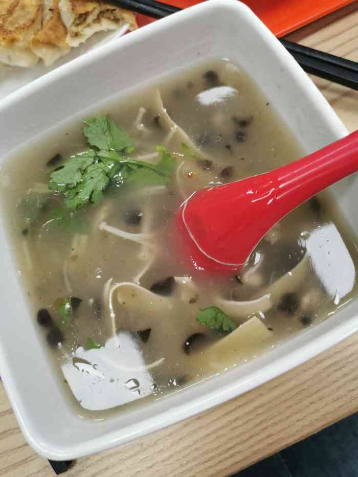 阿贵锅贴-"身为北方人真的是早饭看见汤包就走不动了,.