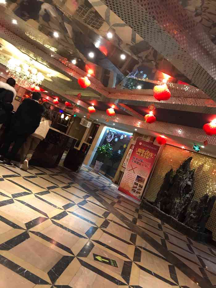 天籁区域量贩式ktv-"还可以,挺实惠的,就是有的歌会卡卡卡.