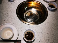 餐具摆设-老佛爷铜炉蛙锅(海岸城店)