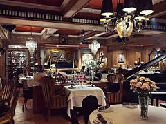 -火车头法国西餐厅