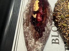 -HOT CRUSH趁热集合·现烤面包(上海环球港店)