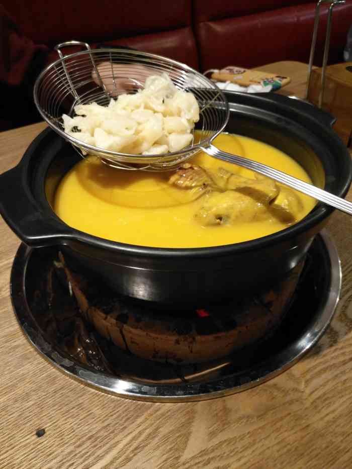 旺角港式打边炉-"「养颜花胶鸡金汤锅底」「安格斯牛肉粒」「.