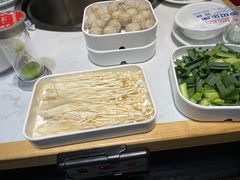 -鲁员外地锅鸡地锅鱼(古墩路店)