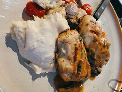 烤鸡胸配肉汁蘑菇酱-bluefrog蓝蛙(皇庭广场店)