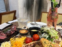 -Mark&Mars Restaurant