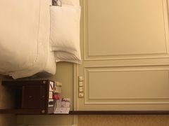 -深圳富苑皇冠假日套房酒店