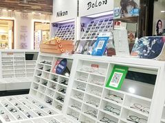 -三叶眼镜城批发市场(上海火车站店)