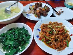 -芦茨金富饭庄·25年老字号·专做稻草鸡