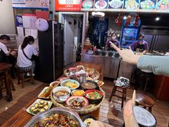 -爆炸头阿姨小四川正宗川味小吃(无任何分店)