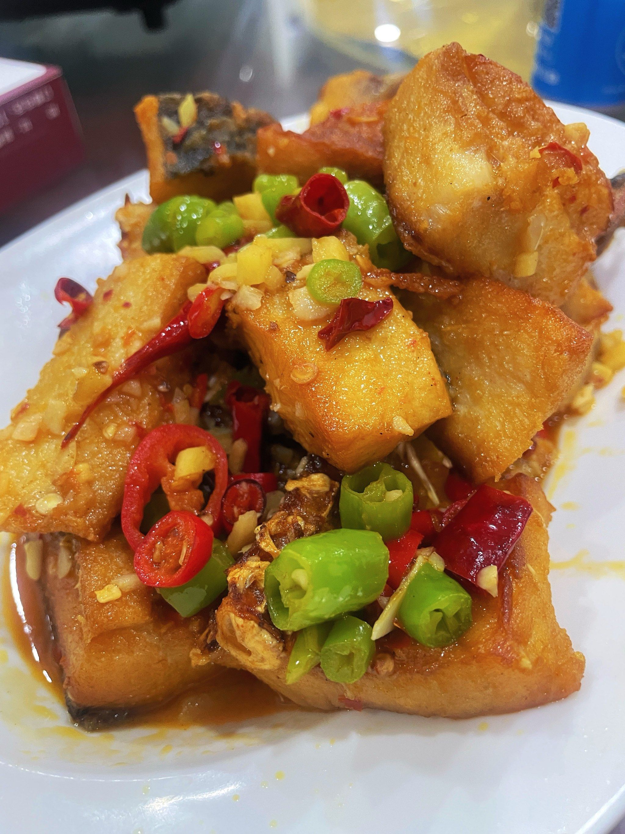 制作油炸麻辣鱼块,您需要准备以下材料和遵循以下步骤:

所需材料