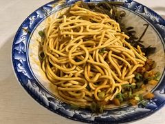 -球场热干面老店