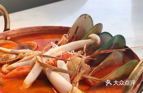 Siphon Brew Tom Yum Seafood Pot