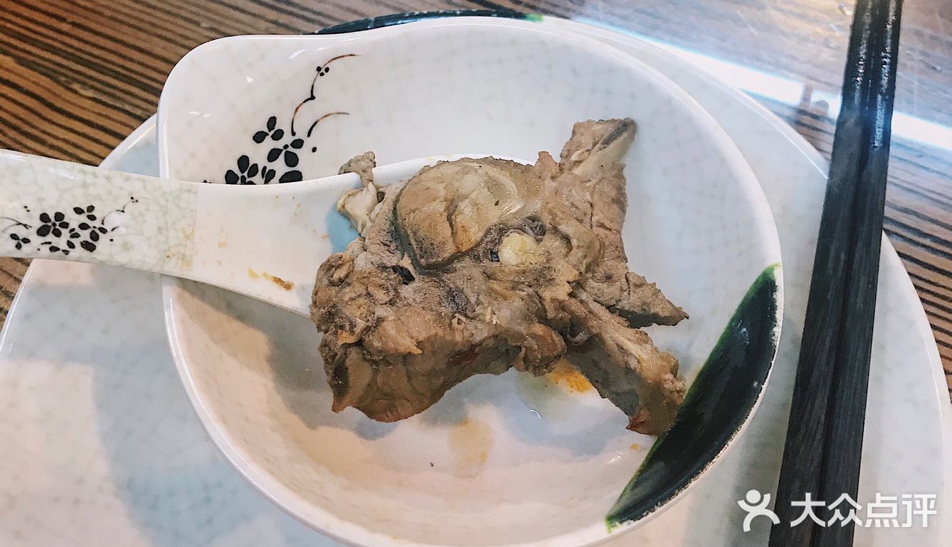 大丁佳苑十字路口，不太好停车