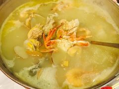 -鲜入围煮花胶鸡海鲜火锅