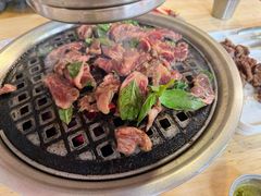 翡翠罗勒叶秘制胸肋-霸腹烤肉(厦门柚子番店)