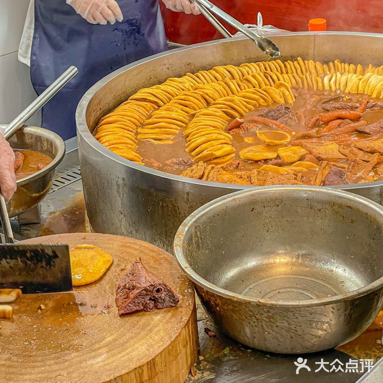 北京百年老店王一博同款卤煮❗️京城必吃榜
