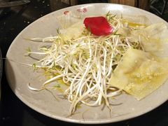 -茅草房·河畔园林火锅