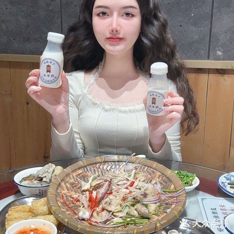 必吃榜没有骗我，这家粥底火锅好吃到无语！