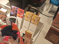 -Laderach 莱德拉(上海环贸iapm店)