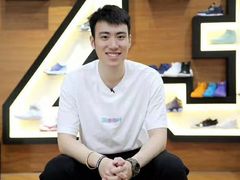 -顶峰篮球俱乐部(南头店)