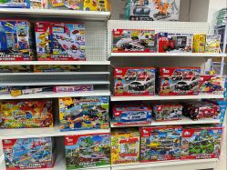 -玩动奇季品牌玩具超市
