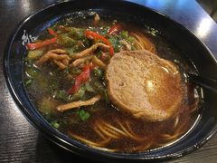 青椒肉丝面-大龙汤包