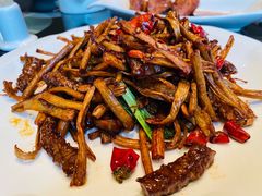 茶树菇牛柳-新南华大酒店(长寿店)