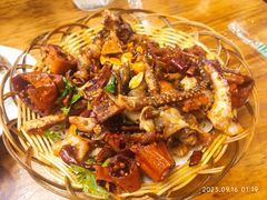 -老东镇啤酒屋海鲜加工·蒸汽海鲜·海鲜烧烤(台东店)