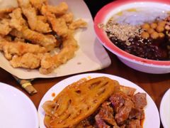 -爆炸头阿姨小四川正宗川味小吃(无任何分店)