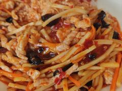 鱼香肉丝盖饭-包不同川湘家常菜(木樨园店)