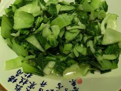 有机时蔬-胡桃里音乐餐厅(陶溪川店)(川湘赣菜·世界百大酒庄直供红酒·音乐表演)