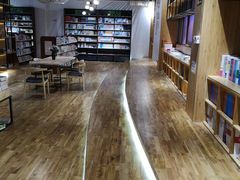 -新华书店(解放中路店)