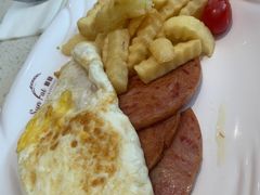餐肉煎蛋饭-香港新发烧腊茶餐厅(书城店)