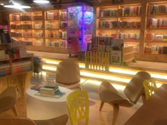 -新华里咖啡书吧(新华书店小寨店)