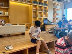 -漕河泾街道图书馆(漕河泾社区文化活动中心店)