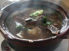 -闫家驴肉老店(华电一校店)