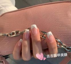 -吉吉靓甲美睫