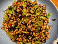 黑三剁-云海肴·汽锅鸡·云南代表菜(天山百盛优客店)
