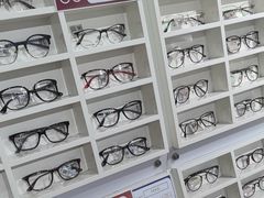 -诺柯视眼镜-蔡司依视路官方工厂店(淞南一店)