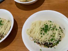 -诚铭记·虾仁汤包·成都小吃(融创店)